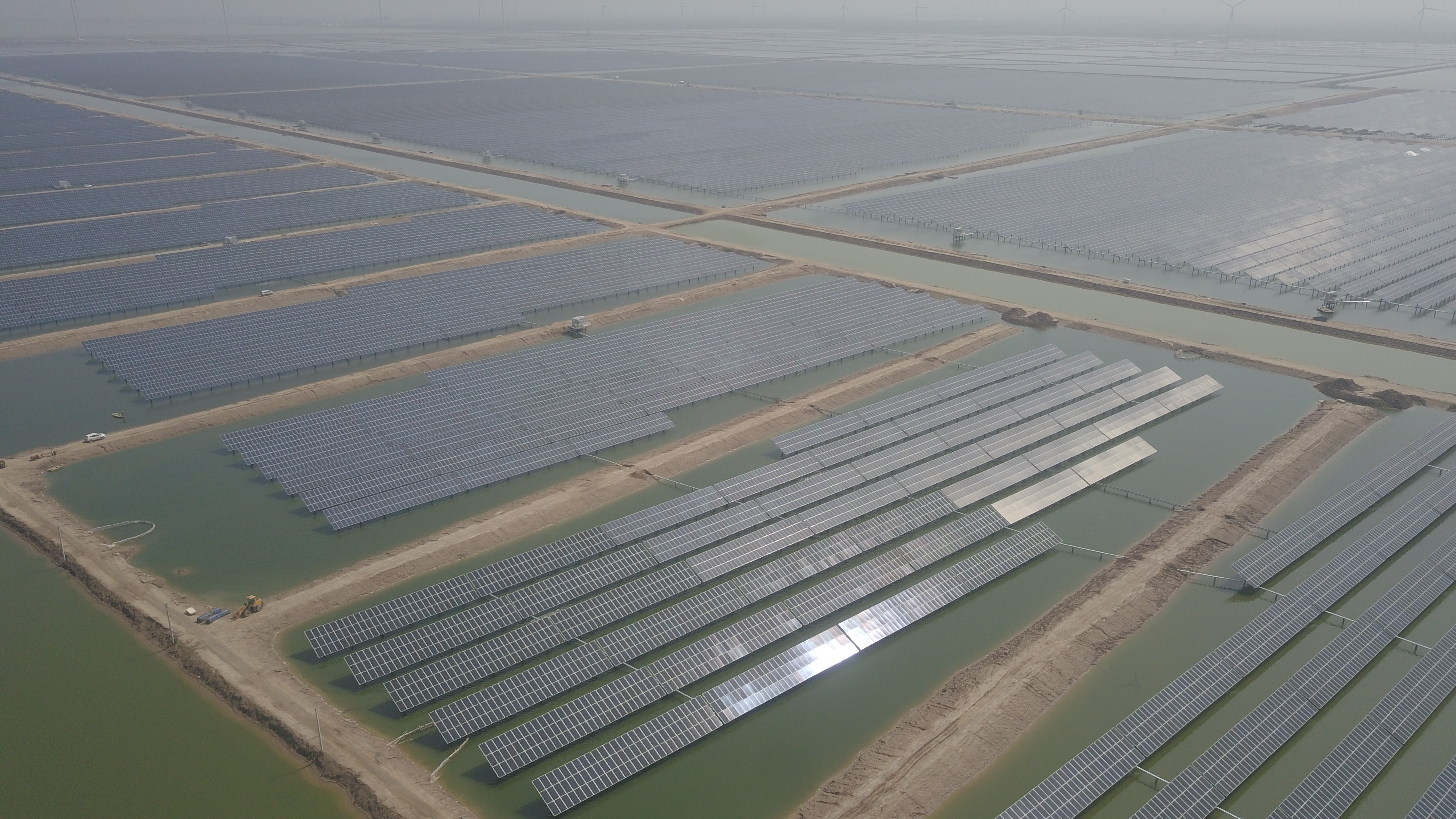 通威滨州通汇300MW渔光互补光伏电站